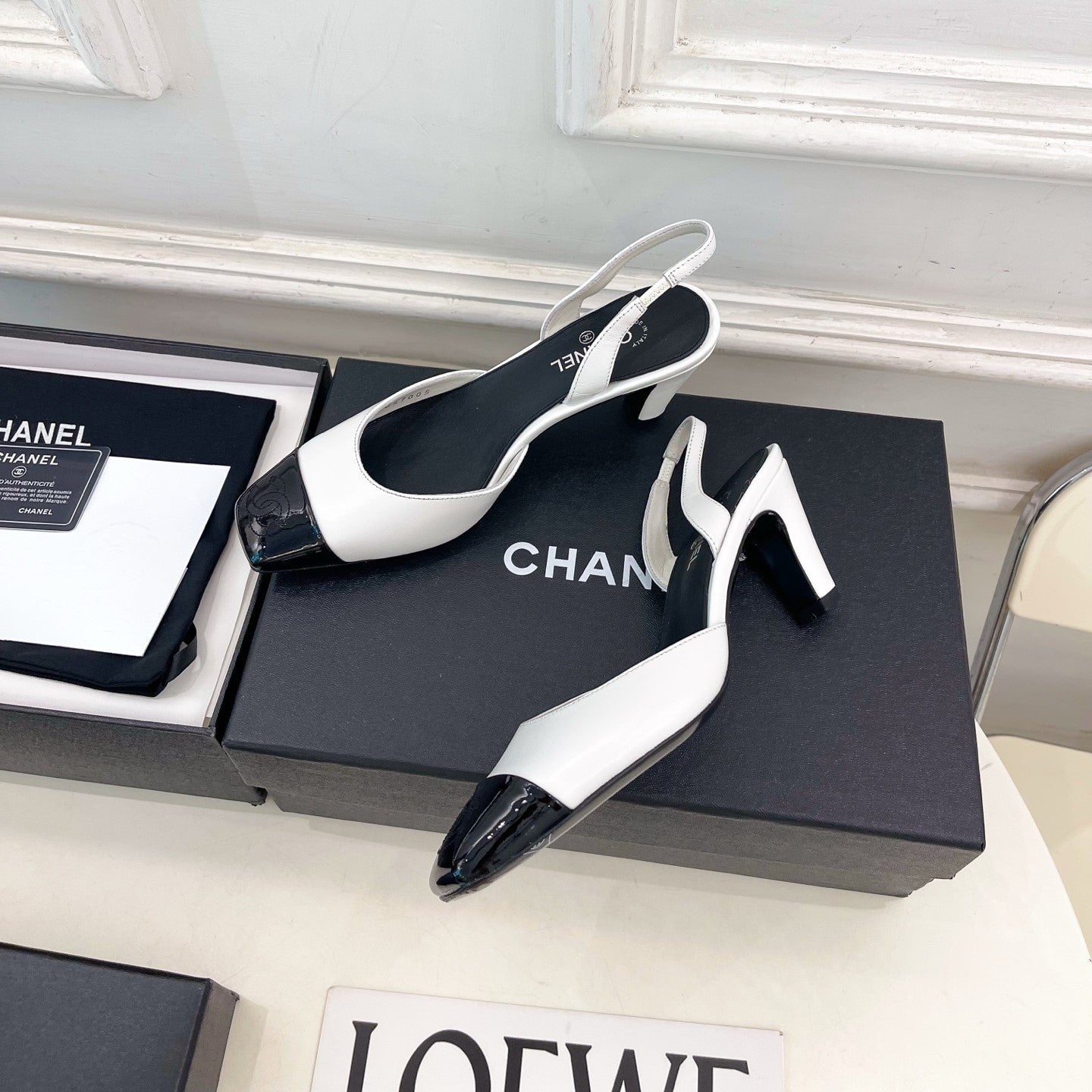 CC 26s Square Toe Slingback 6.5cm Black White Leather 946908