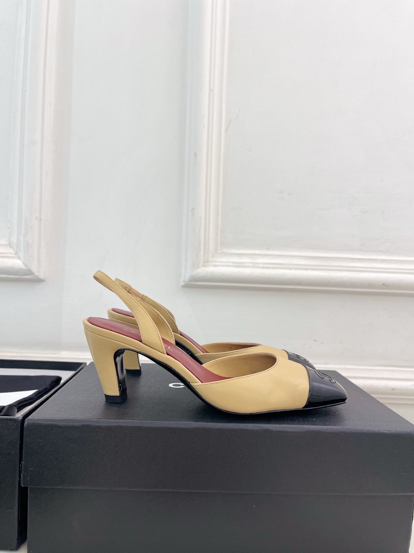 CC 26s Square Toe Slingback 6.5cm Black Beige Leather 946911