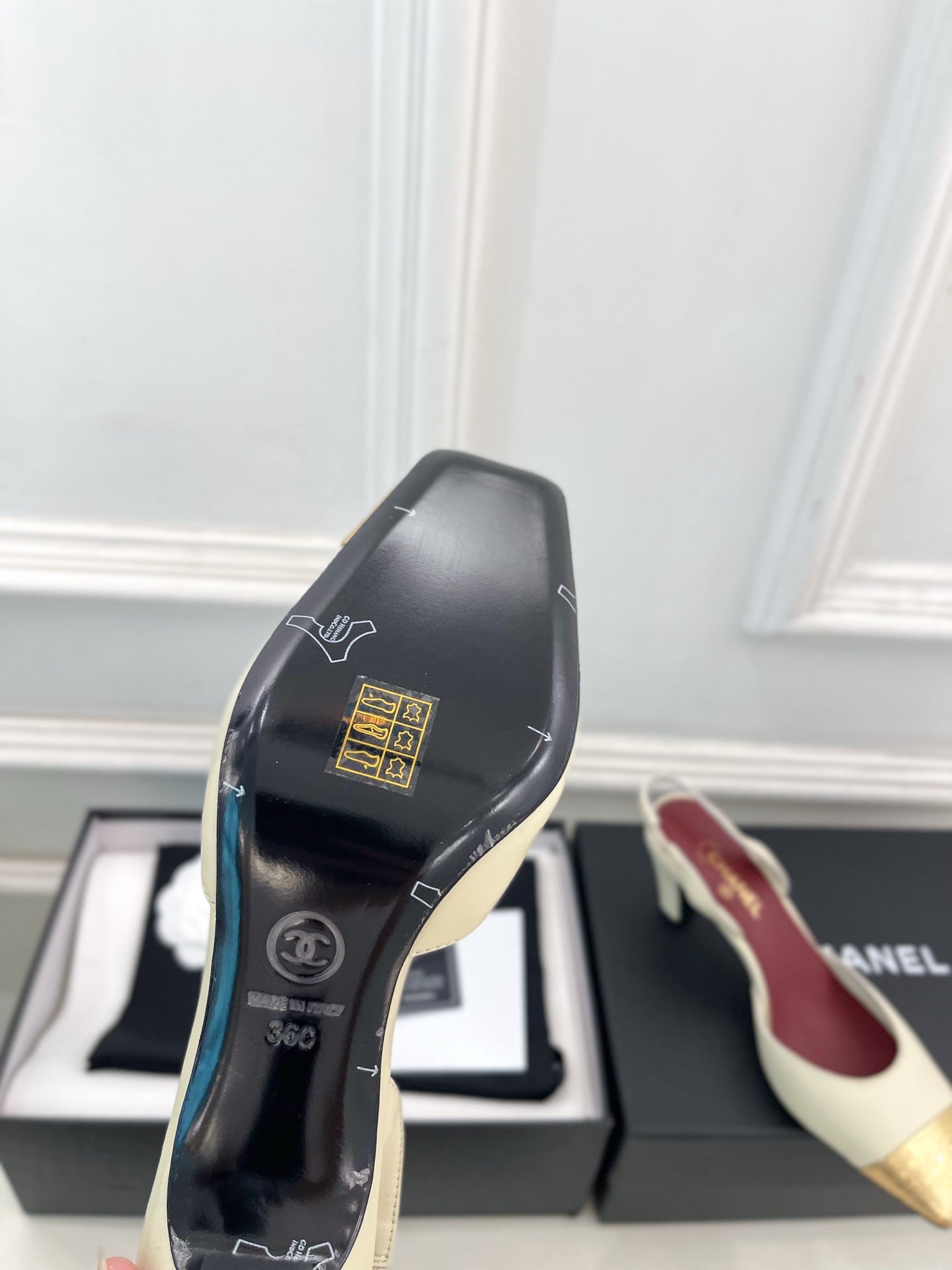 CC 26s Square Toe Slingback 6.5cm Gold Cream Leather 946913