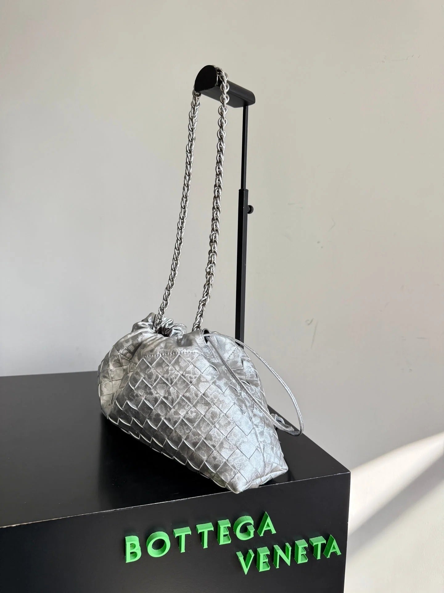 Bottega Veneta 2026 Dustbag 33cm Silver Intrecciato Lamina Satin Leather