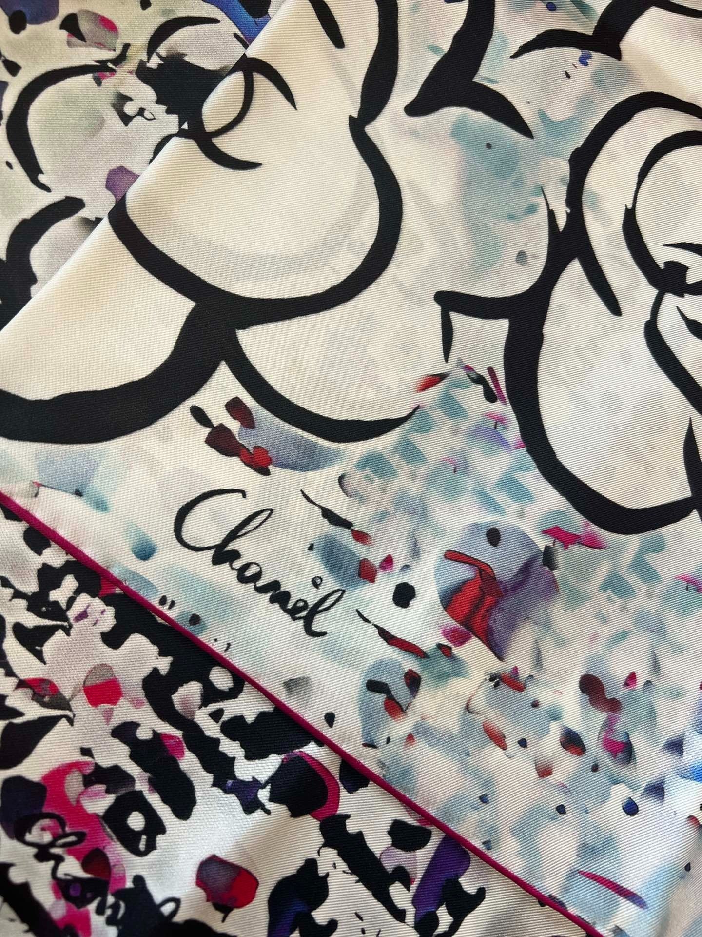 CHANEL 25S SCARF 90 IN SILK TWILL 700816