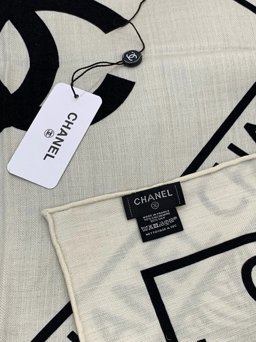 CHANEL 25S SCARF 135 CM IN CASHMERE AND SILK 943316