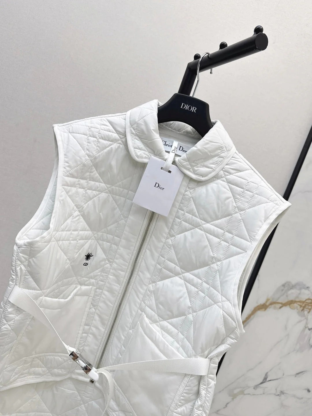 DIOR 25S SLEEVELESS QUILTED VEST 528
