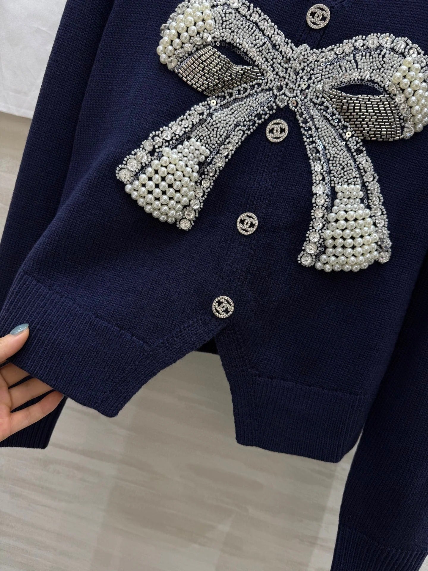 CHANEL 25S BOW EMBELLISHED KNITTED PULLOVER 274