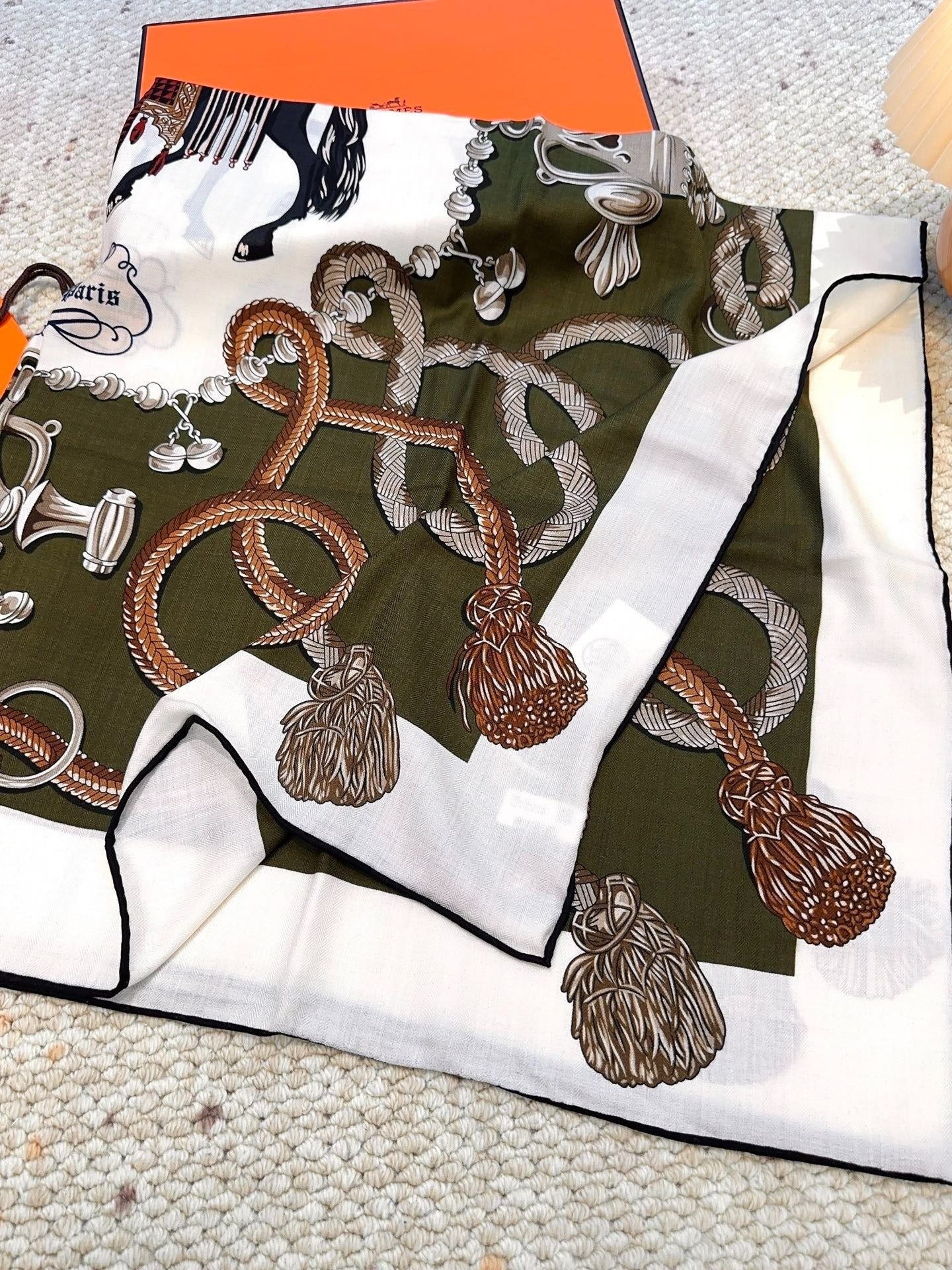 HERMES 25S SCARF 140 IN CASHMERE SILK 854538