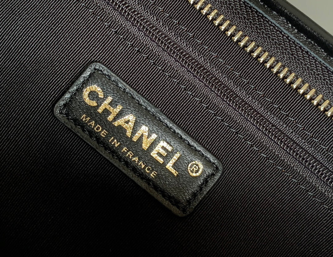 CHANEL 25S HOBO BAG 26 CM IN BLACK LAMBSKIN WITH GOLD HARDWARE