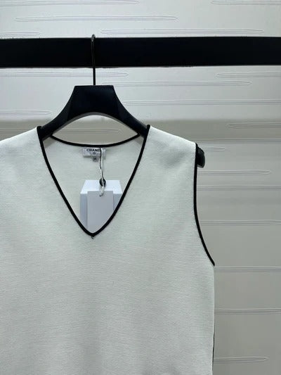 Chanel 2026Knitted V-neck Vest Black Cotton 356406