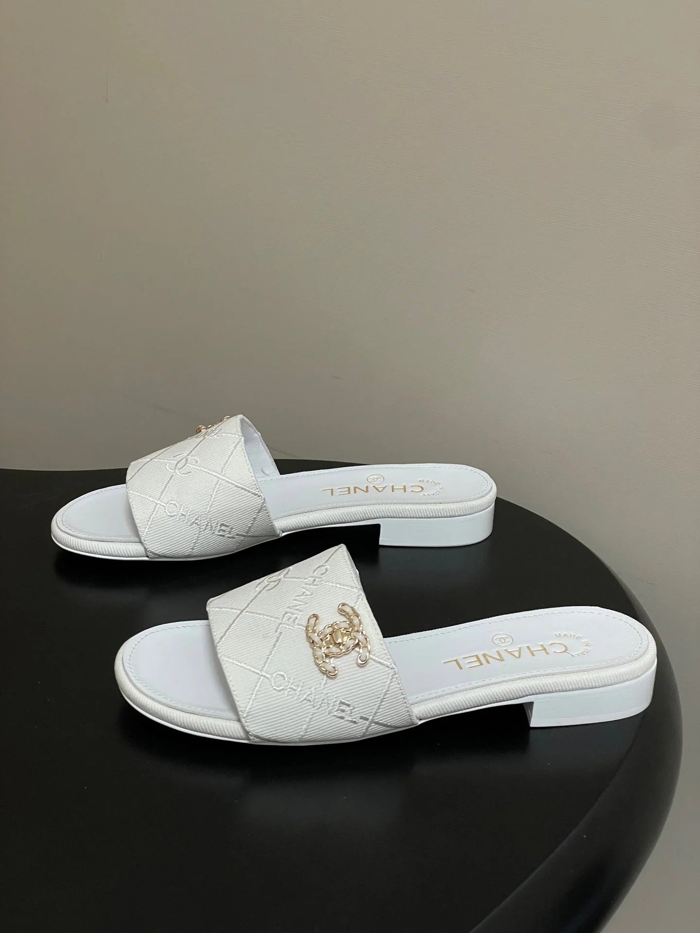 CC 26s Flat Sandals White Canvas Sheepskin Double C 649510