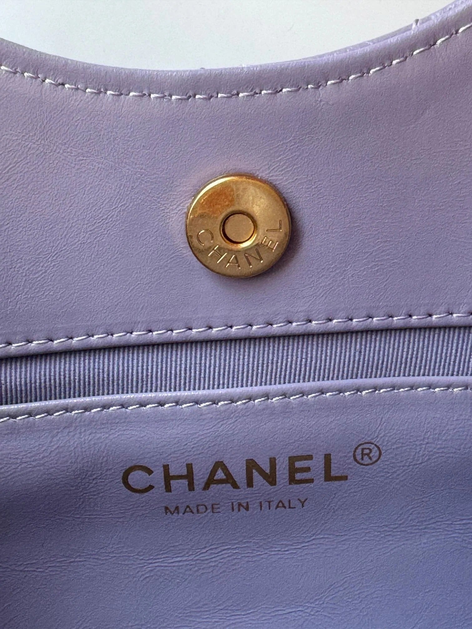 CHANEL 25S HOBO BAG 19 CM IN PURPLE LAMBSKIN WITH GOLD HARDWARE