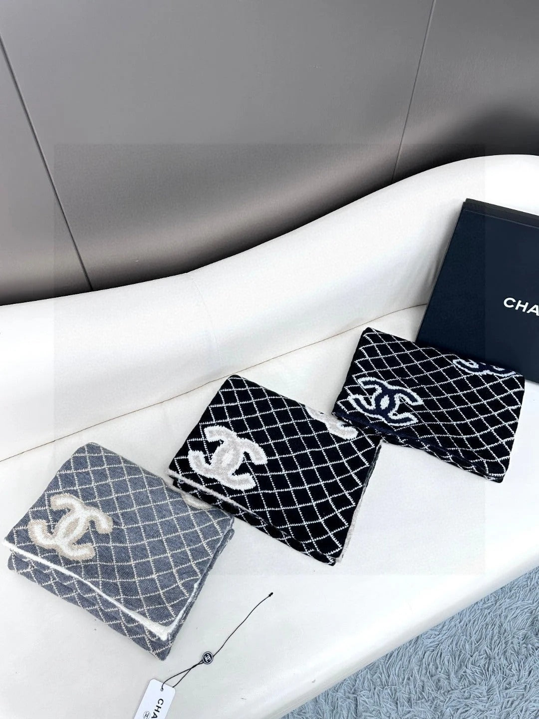 CHANEL 25S SCARF 185 IN CASHMERE 721525