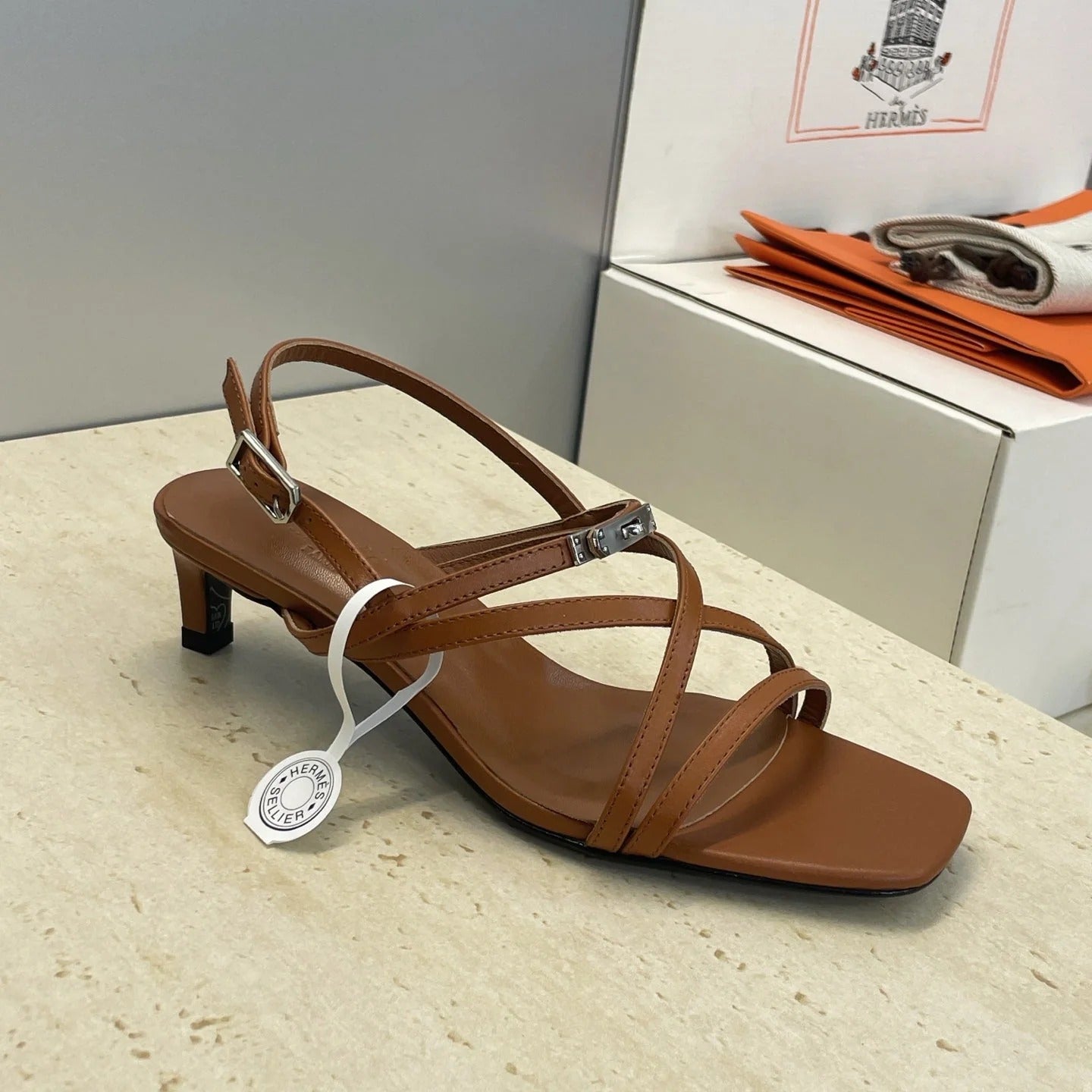 HM 26ss Kelly Sliver Buckle Sandals 40 Brown Calfskin 607164
