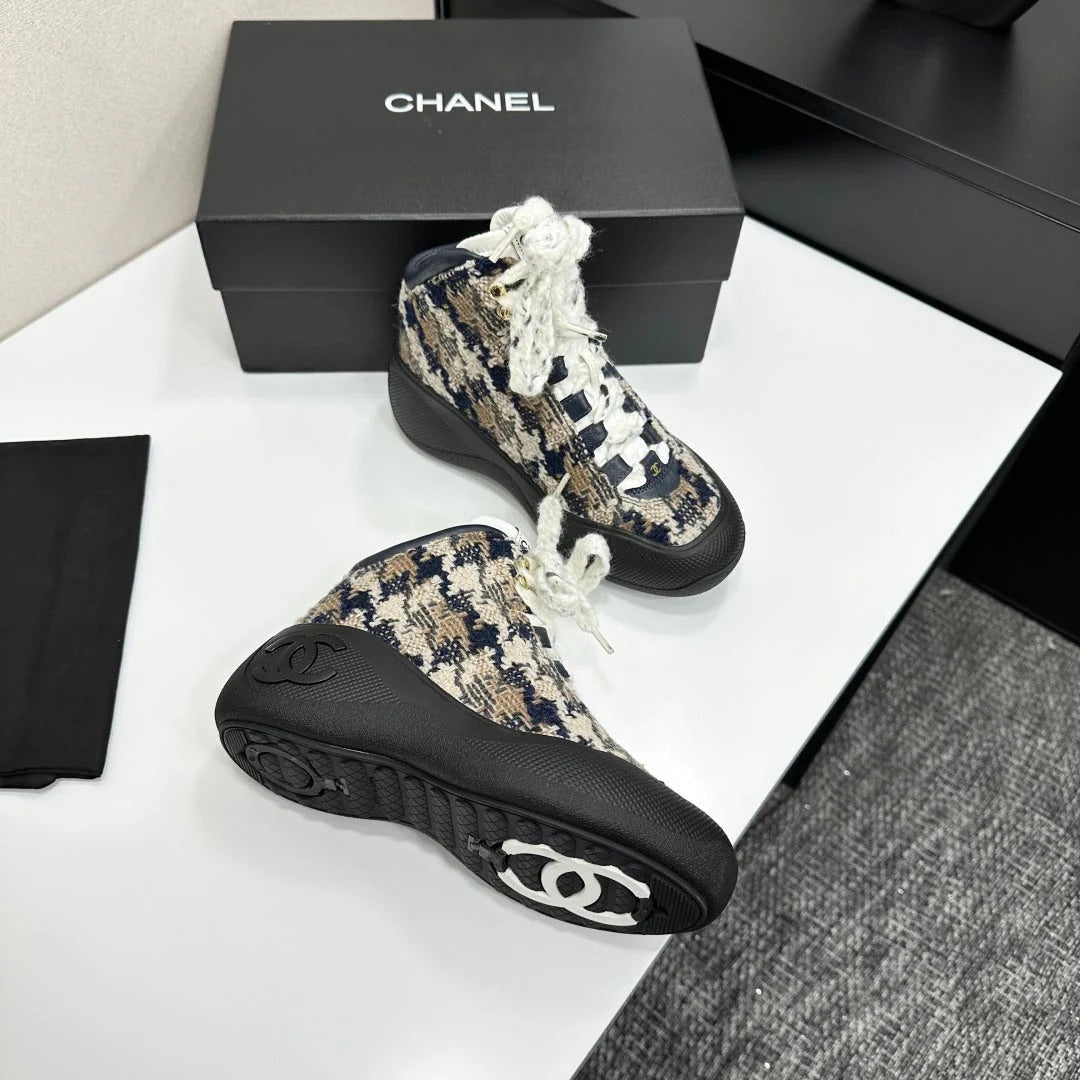 CC 26s Casual Sneakers Black Blue Beige Fabric Sheepskin 626366