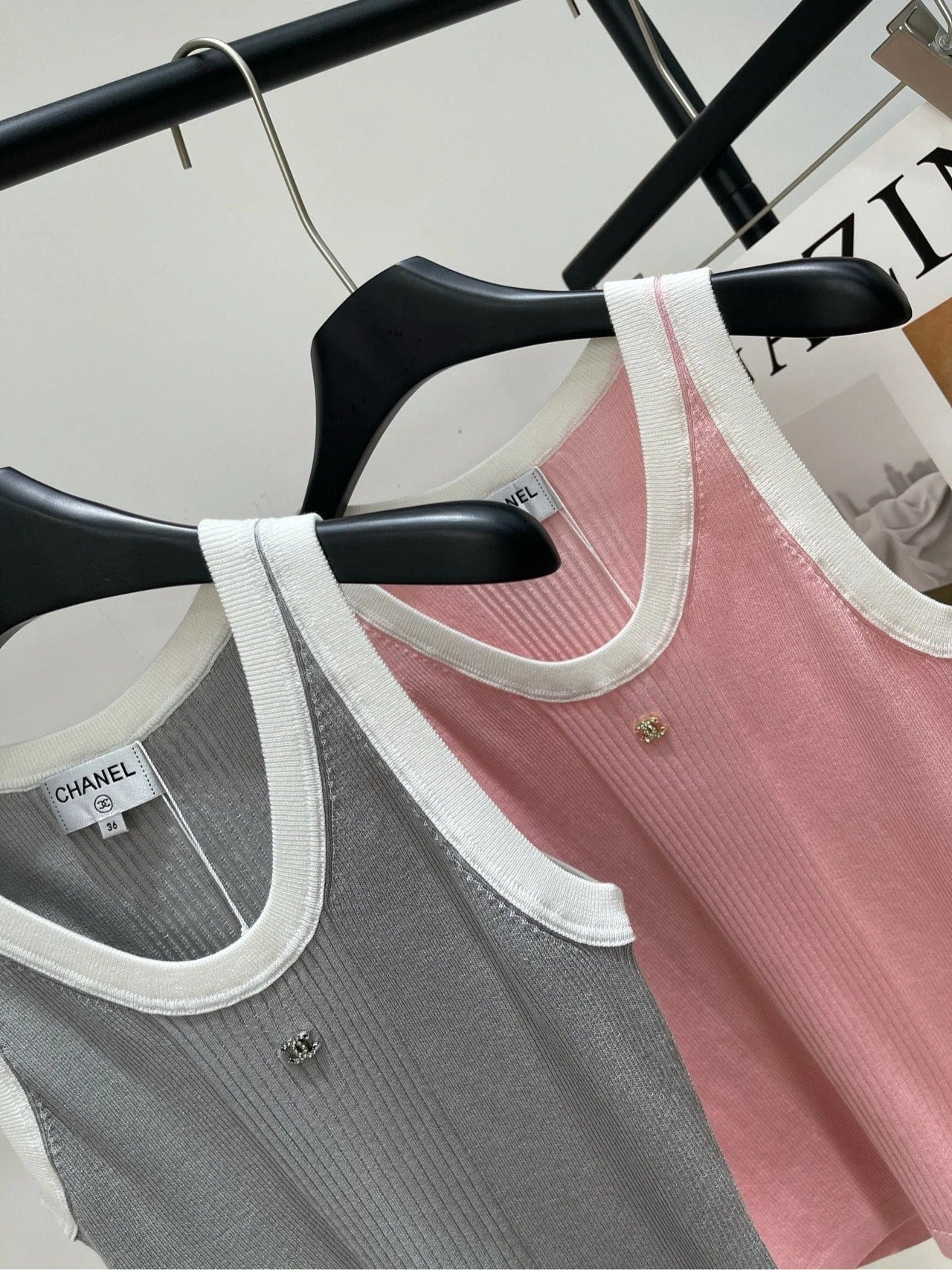 CHANEL SHORT-SLEEVE KNIT SWEATER 259270