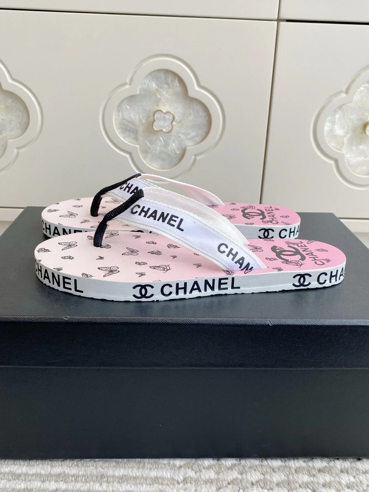 CC 26s Thong Sandals Pink Pastel Rubber Leather 647682