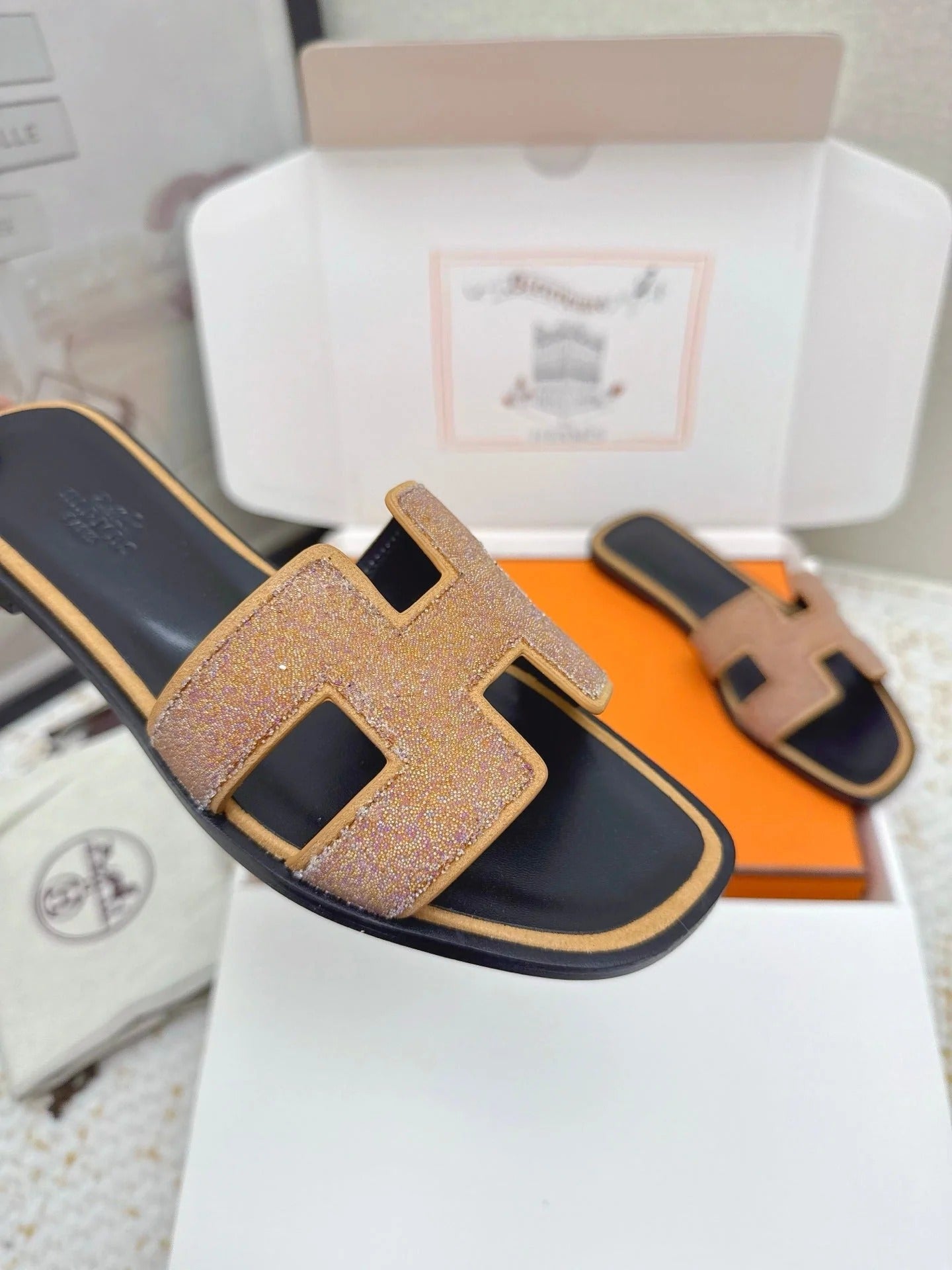 HM 26ss Oran Sandals Rose Bronze Rhinestone Cowhide 625264