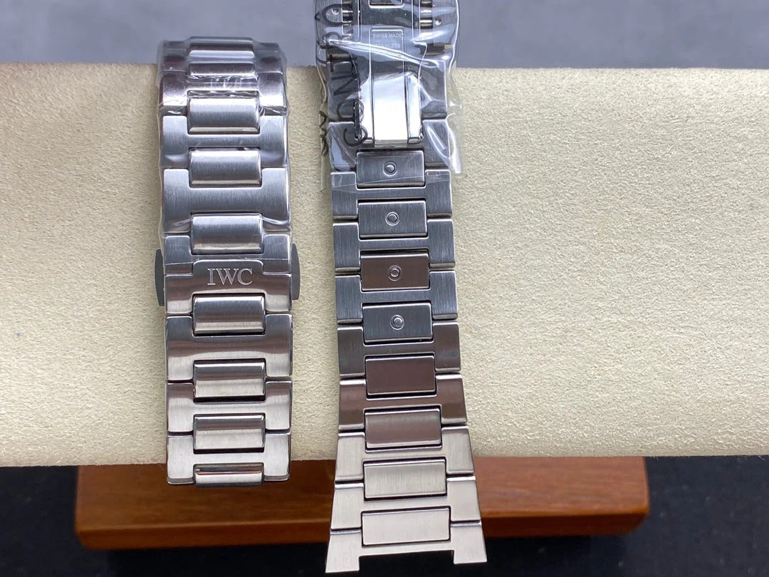 IWC Ingenieur 40mm White Dial Sliver White Numerals Steel Case
