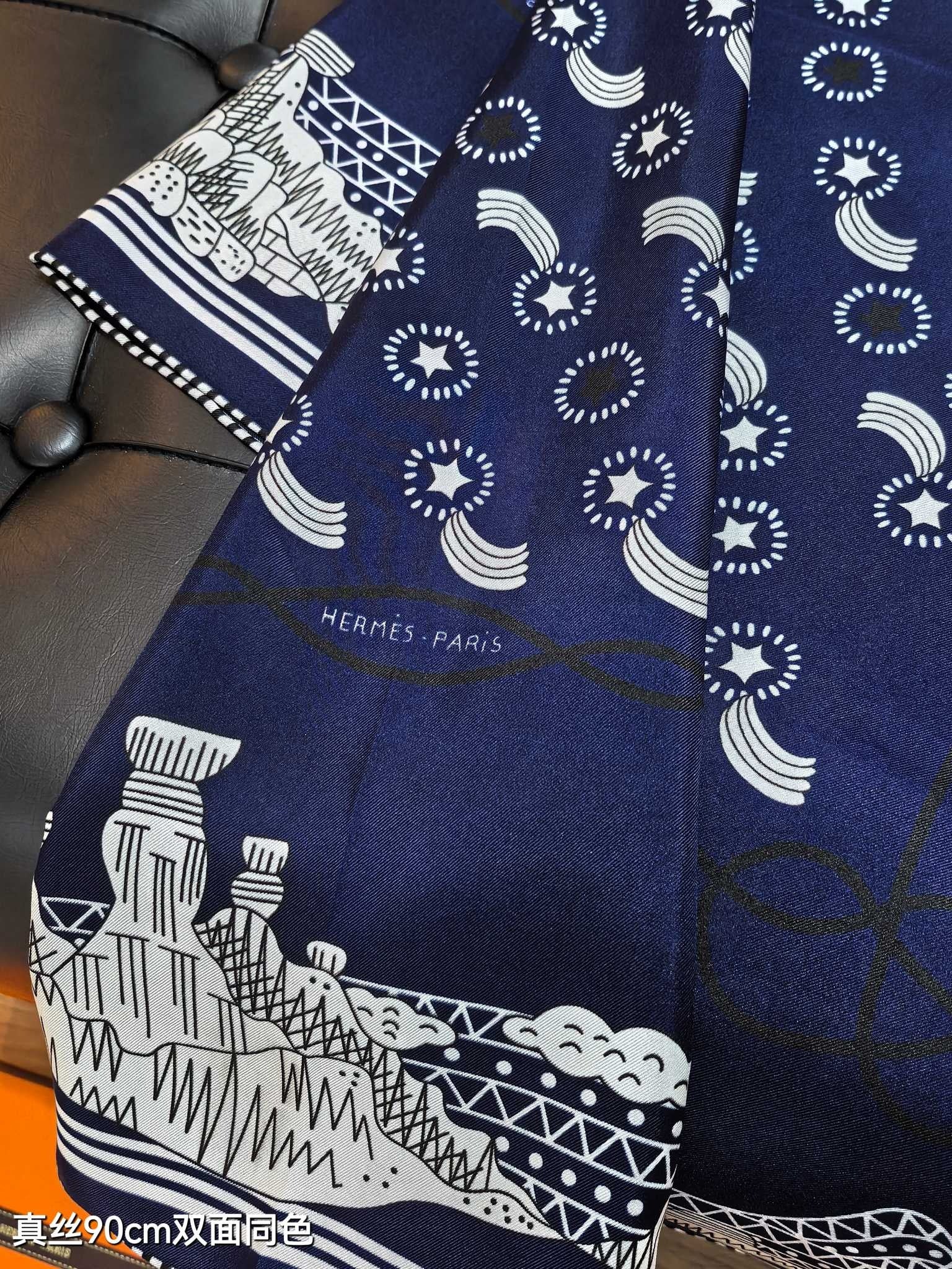 HM 26ss Amazon Scarf 90 Navy Blue Twill Silk 126312
