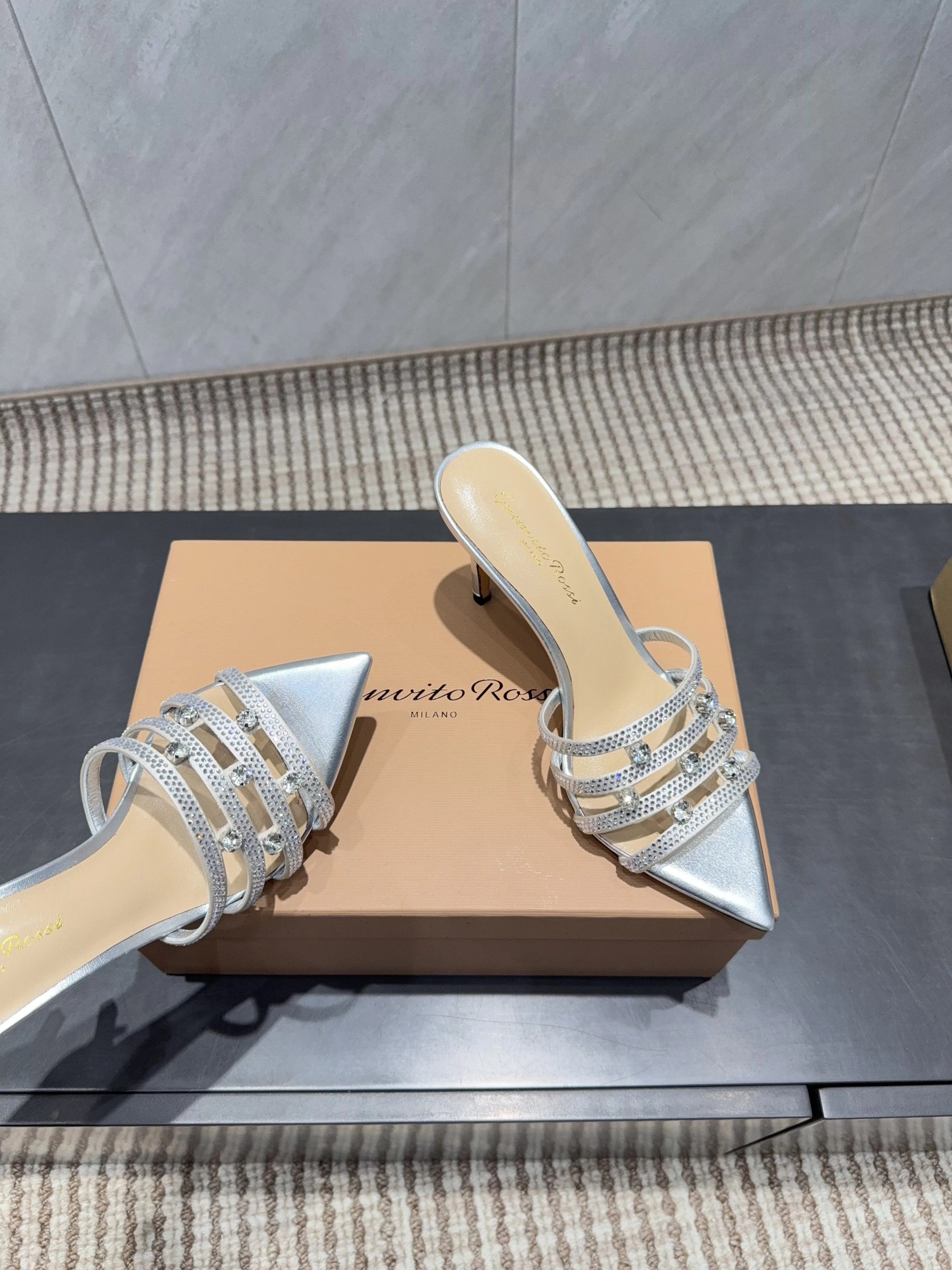 Gianvito Rossi 26SS High Heeled Sandals 100 Metallic Silver Beige Sheepskin 613828