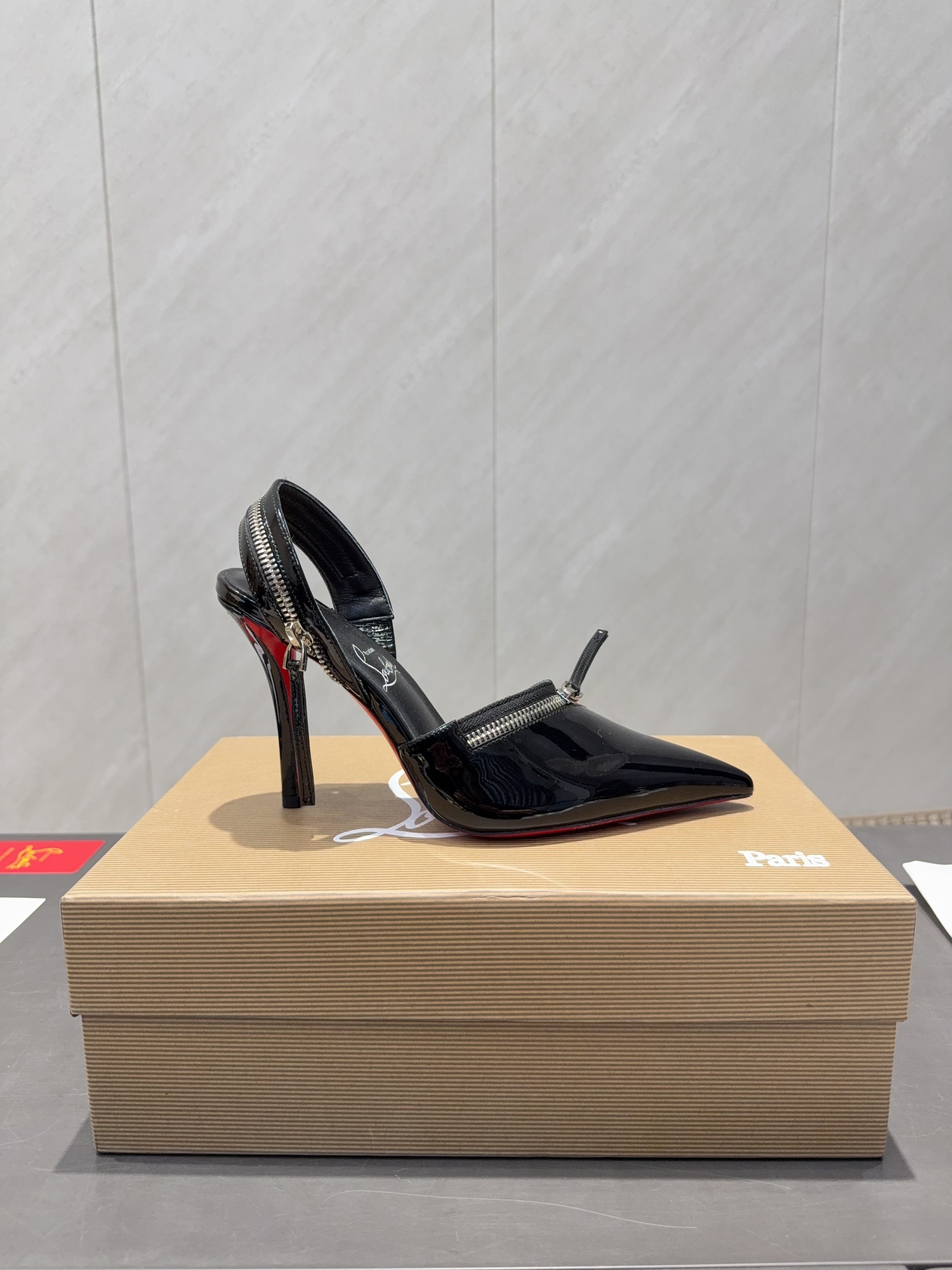 CL 2026 Slingback With Zipper Details 100mm Black Patent Leather 613787