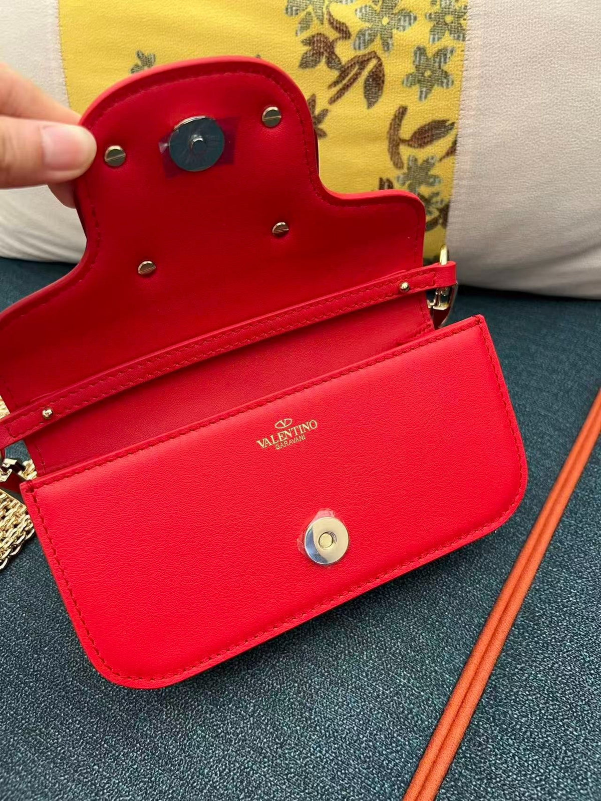 Valentino 2026 Garavani Loco Bag 20cm Red Leather