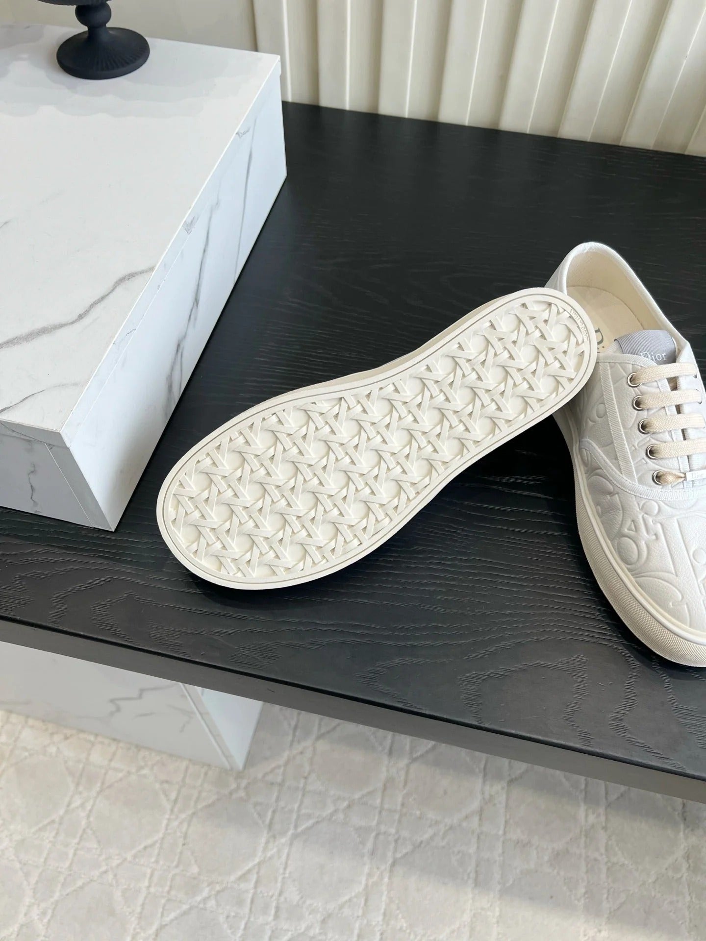 Dior 2026 Saltwind Sneakers Cowhide 977538