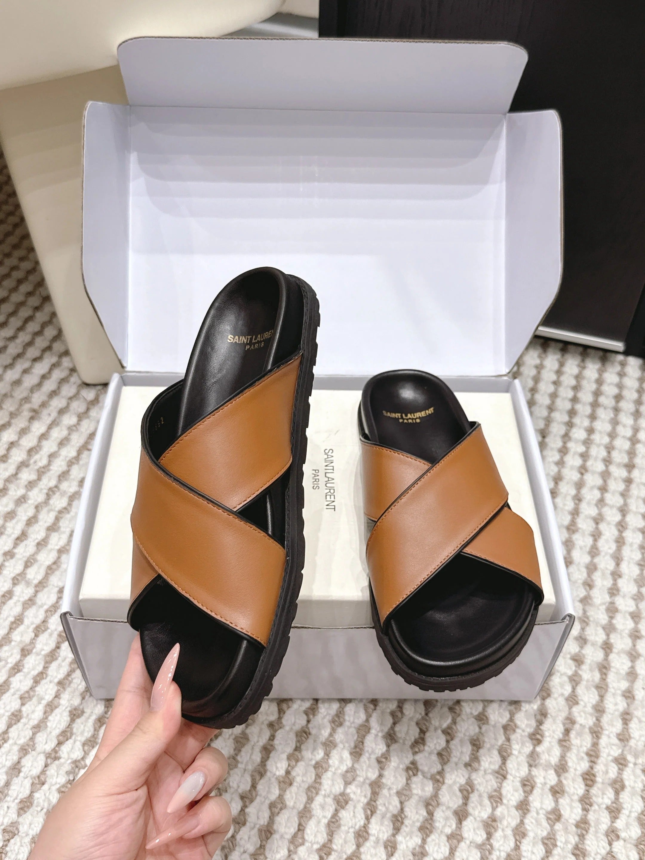 YSL 26ss Platform Slippers Camel Brown Black Sheepskin 663212