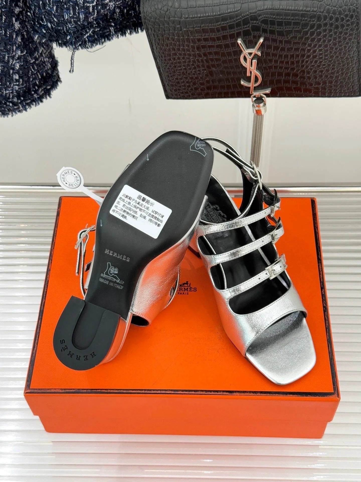 HM 26ss Peep Toe Sandals 65 Sliver Black Sheepskin 642765