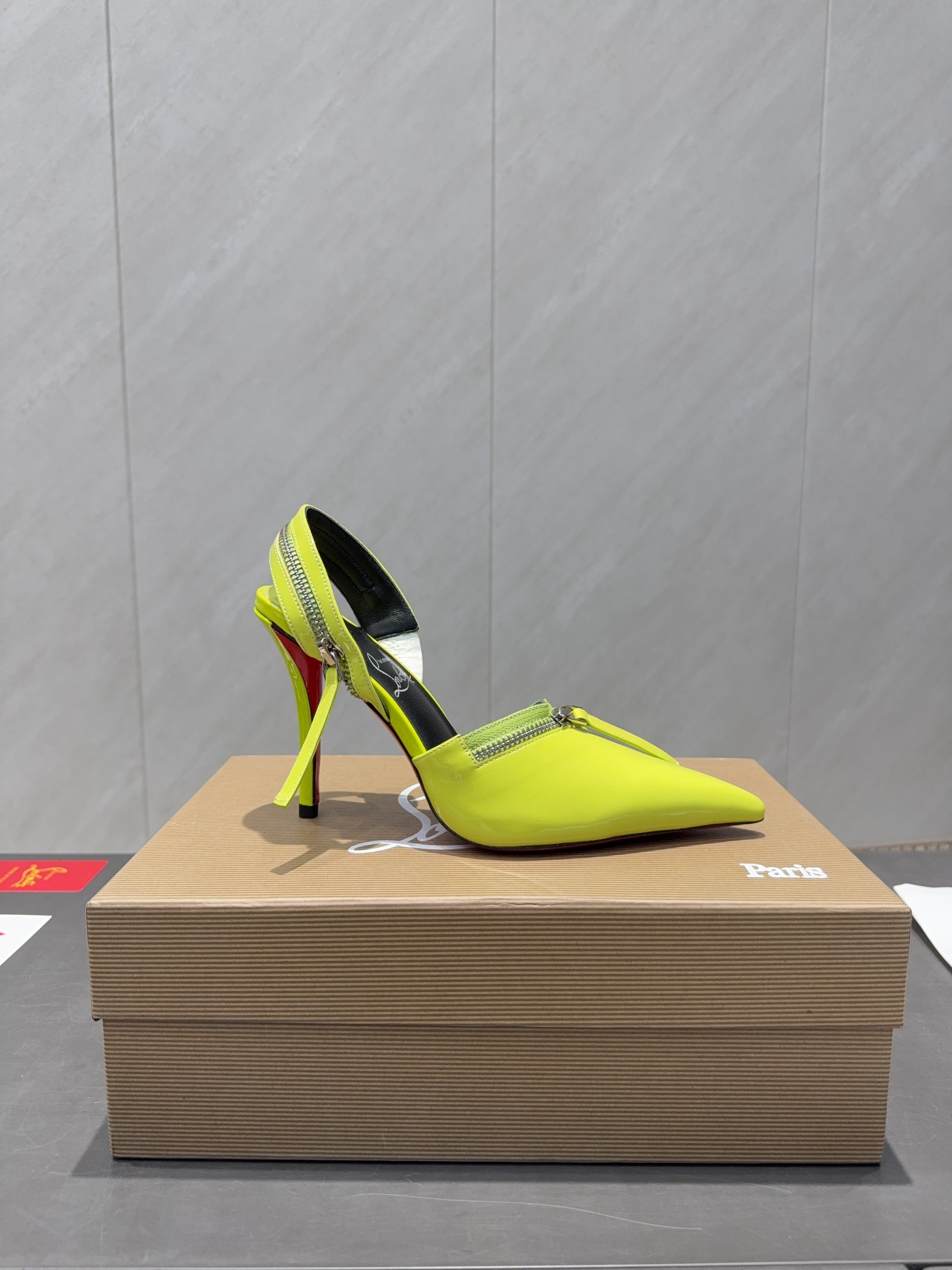 CL 2026 Slingback With Zipper Details 100mm Fluo-yellow Patent Leather 613792