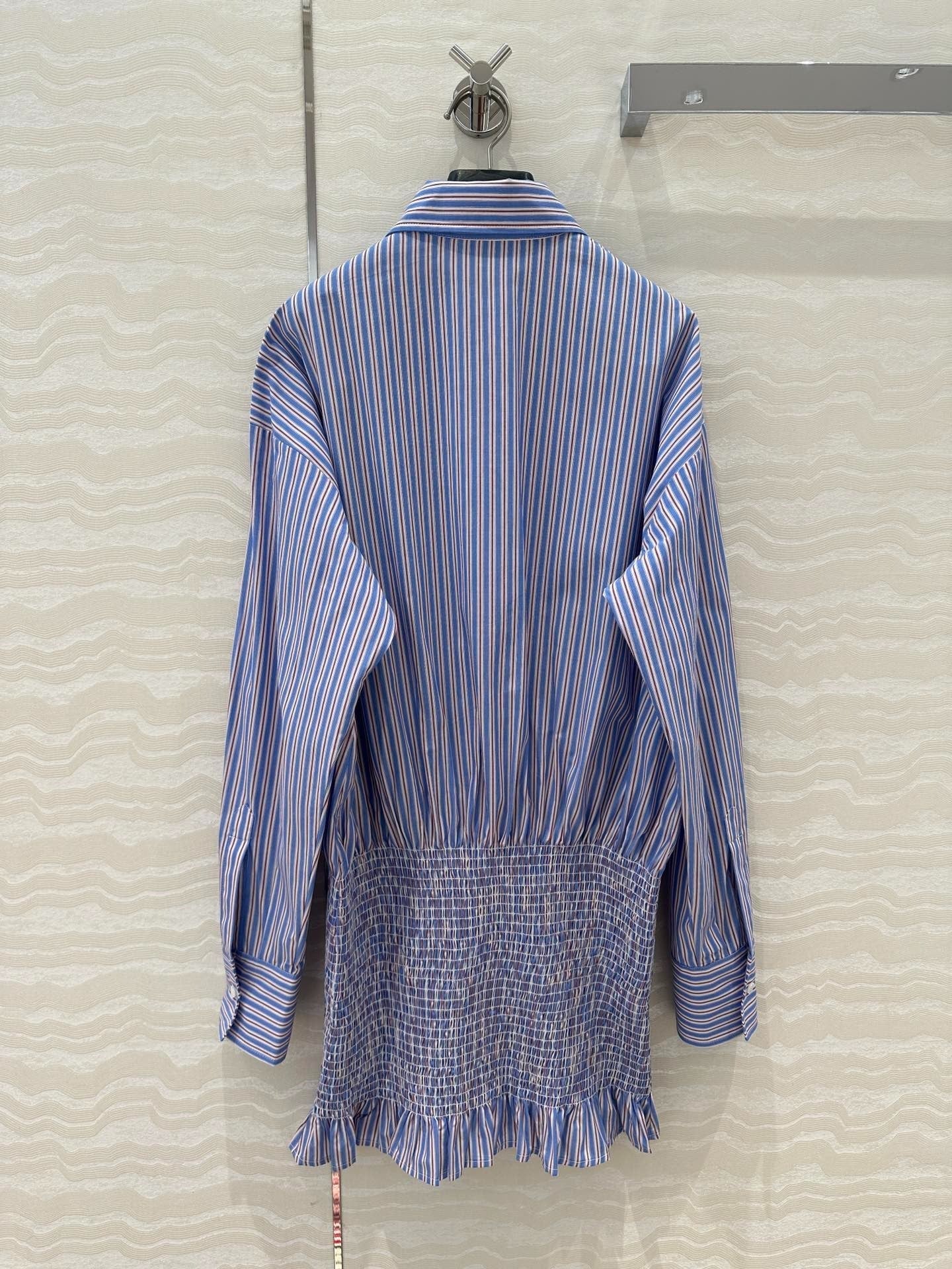 PRADA PREMIUM SHIRT DRESS WITH HIP-HUGGING DESIGN 276305