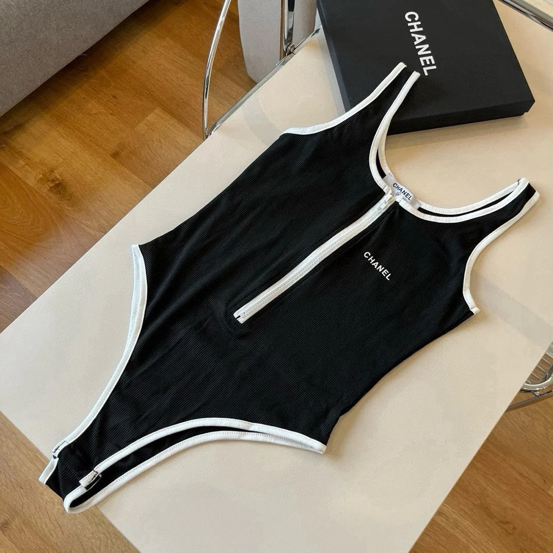 CC BIKINI SWIMSUIT SET IN BLACK AND WHITE TRIM 625973