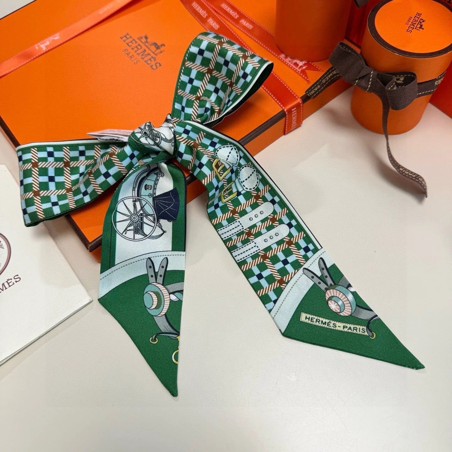 HERMES 25S SCARF 90 IN SILK 854951