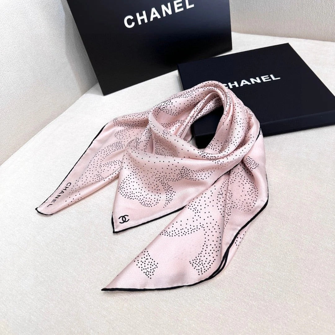 CHANEL 25S SCARF 90 IN SILK 730644
