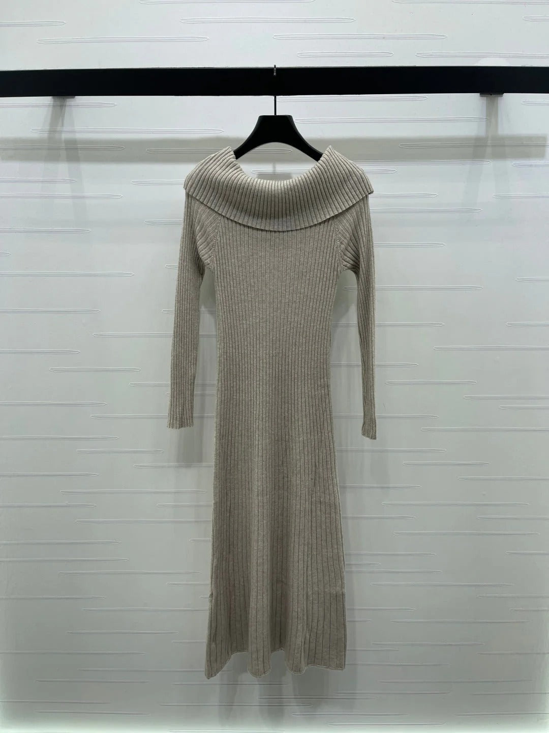 CHANEL 25S KNITTED LONG-SLEEVE DRESS 277