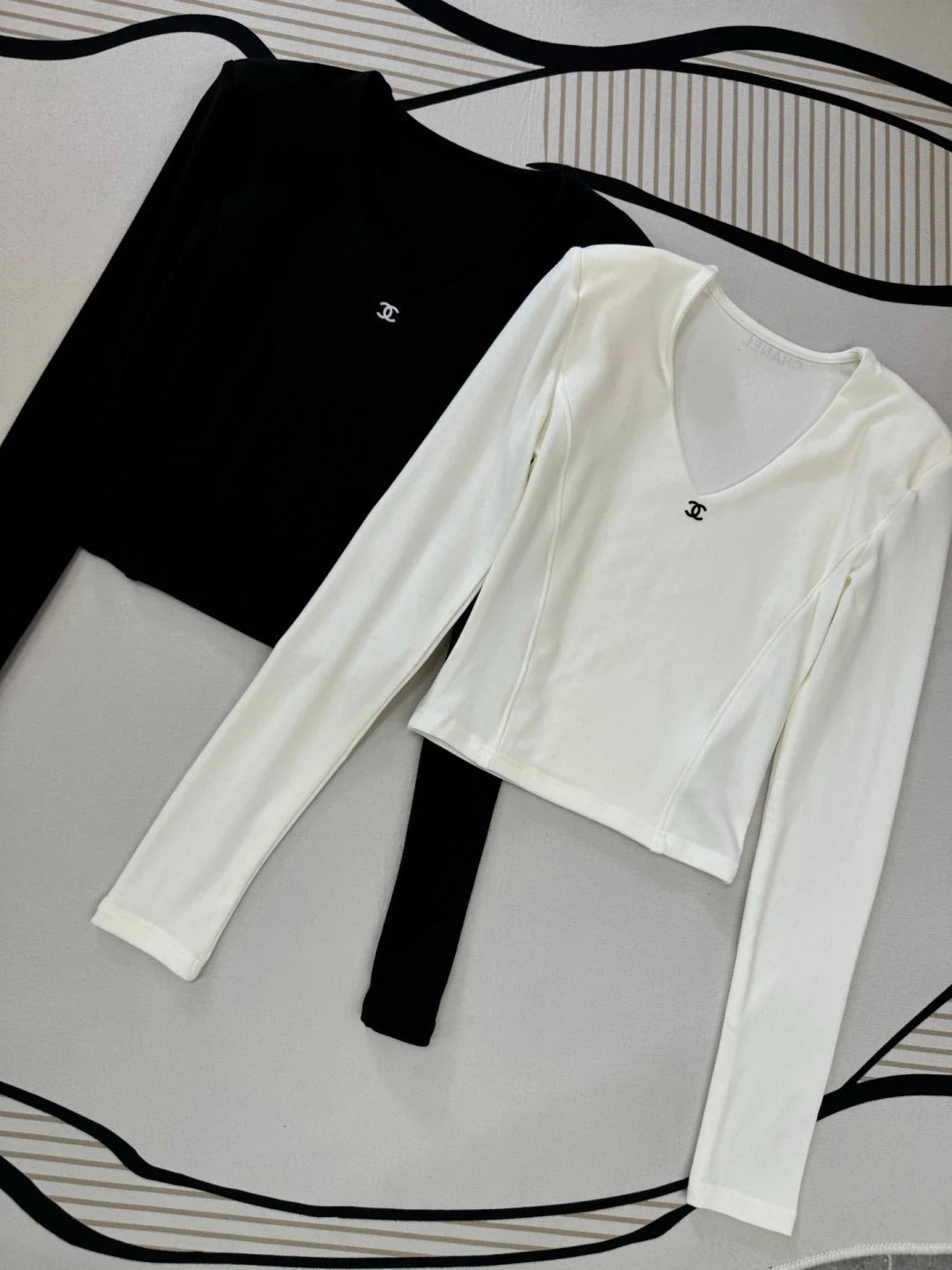 CHANEL 25S V-NECK T-SHIRT 608