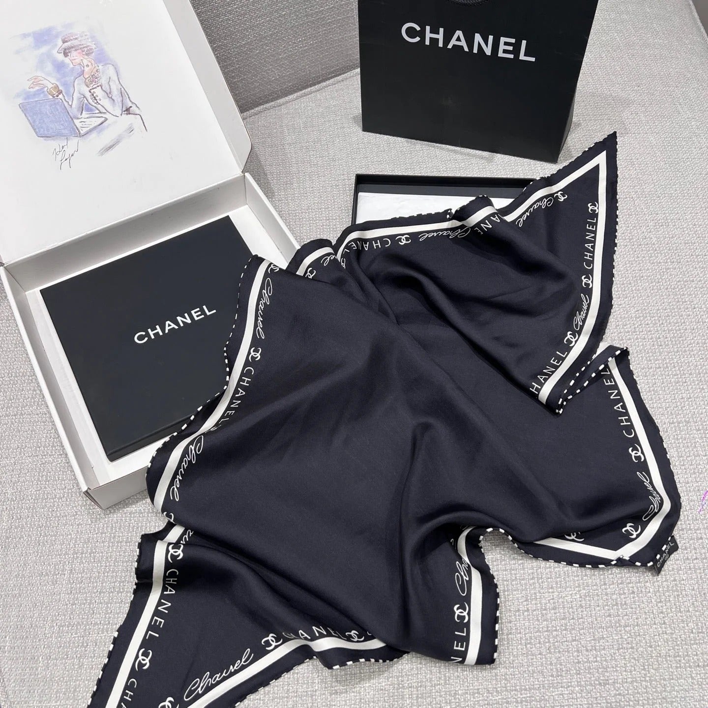 CHANEL 25S SCARF 160 IN SILK 697661