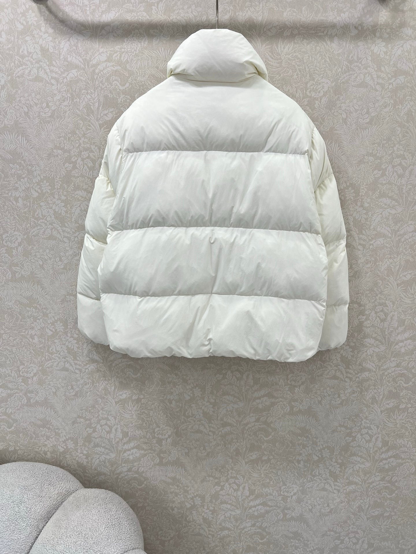MONCLER 25S JACKET IN WHITE 075