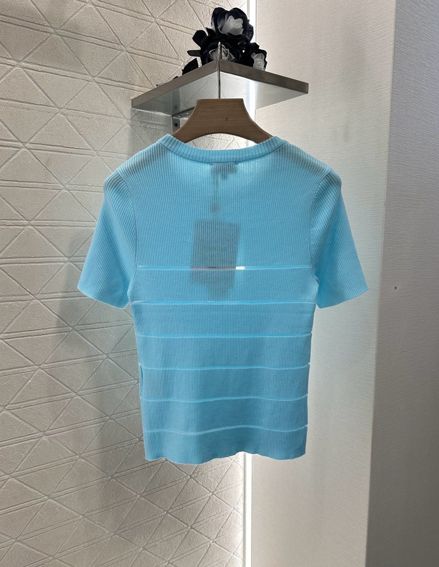 CHANEL FITTED SHORT-SLEEVE KNIT TOP 276494