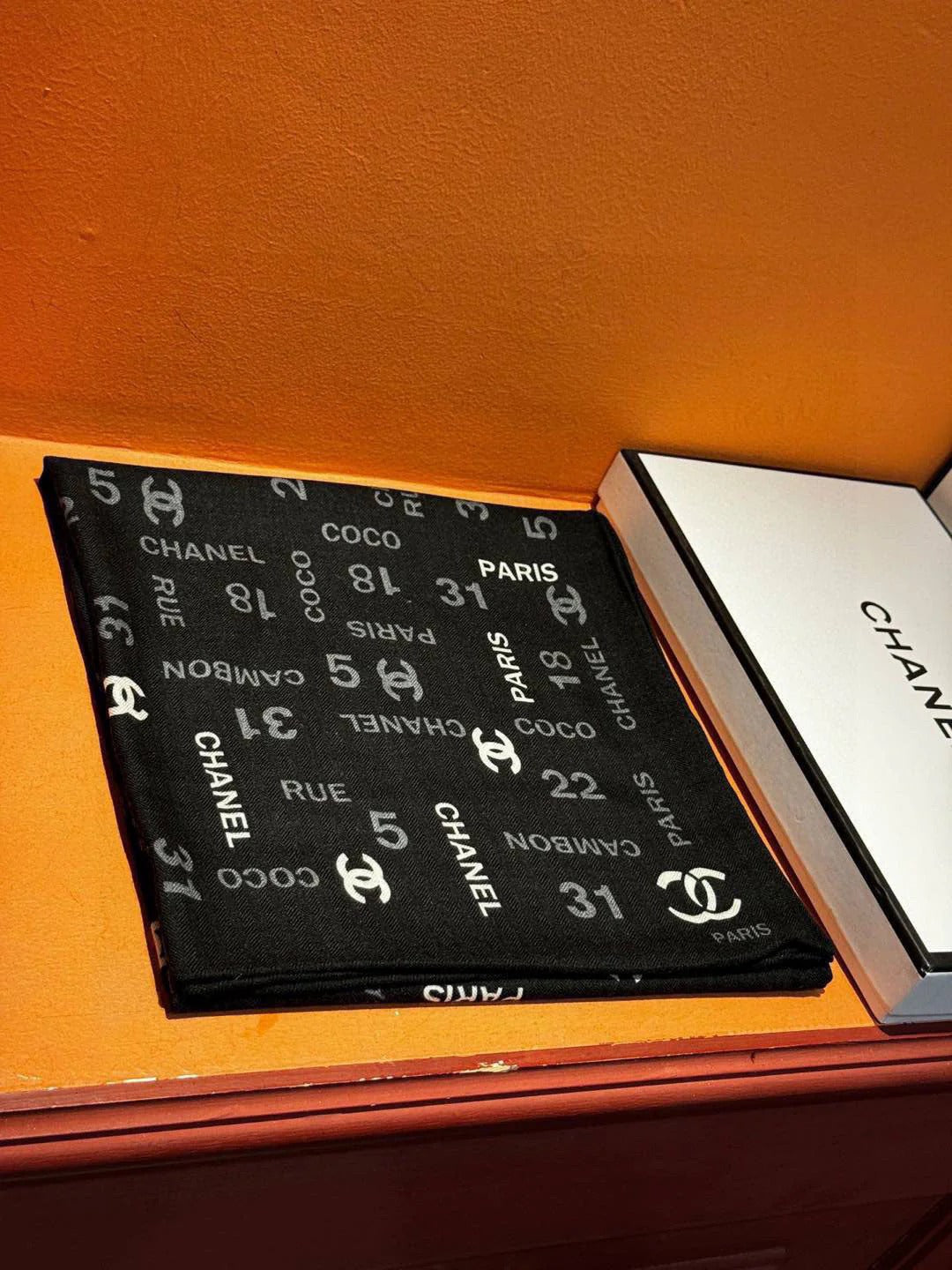 CHANEL 25S SCARF 180 IN CASHMERE SILK 738480