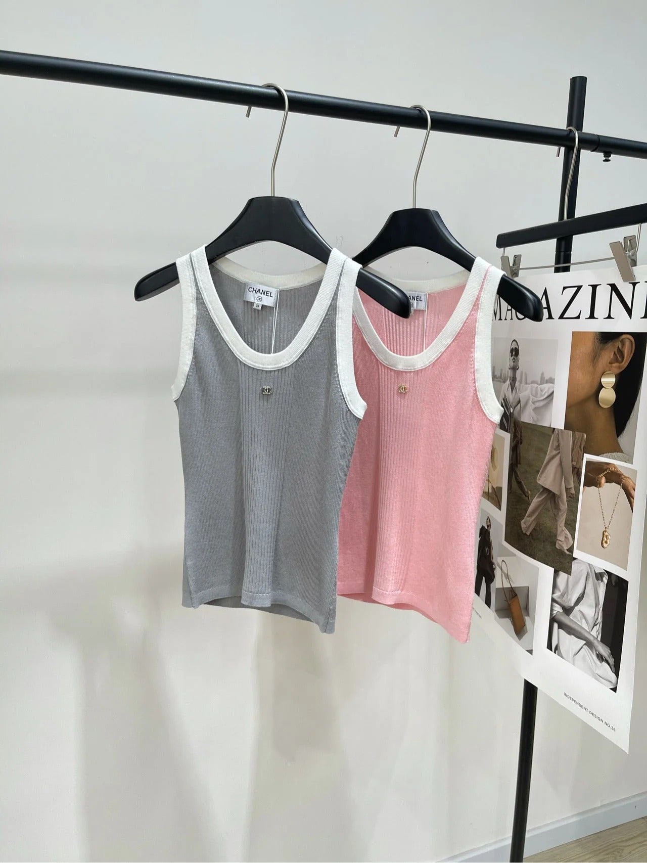 CHANEL SHORT-SLEEVE KNIT SWEATER 259270