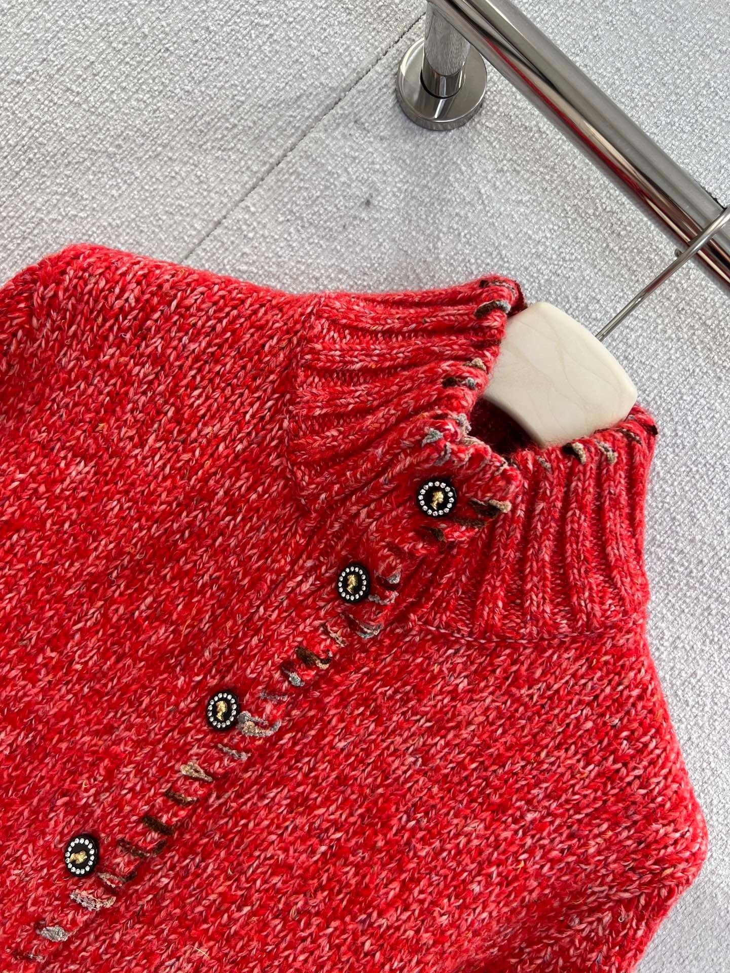 CHANEL 25S KNITTED CARDIGAN 233200