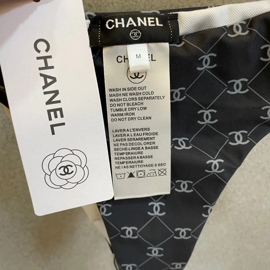 CC BIKINI SWIMSUIT SET IN BLACK AND WHITE LOGO PRINTED 581298