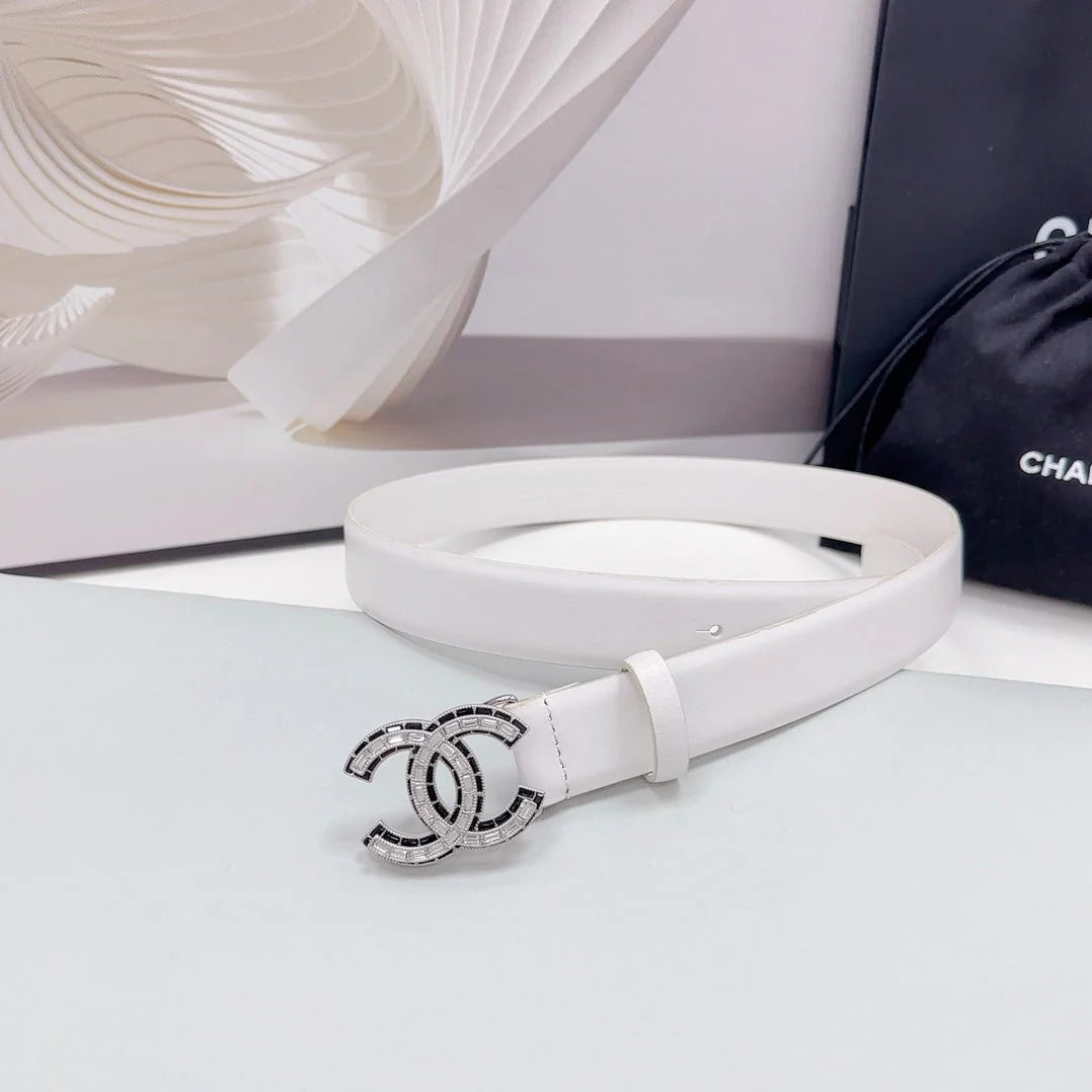 CC 30MM BELT IN WHITE CALFSKIN METAL HARDWARE