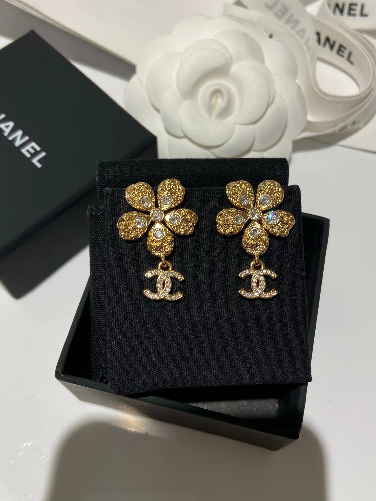 CC Vintage Flower Gold Diamond Earrings