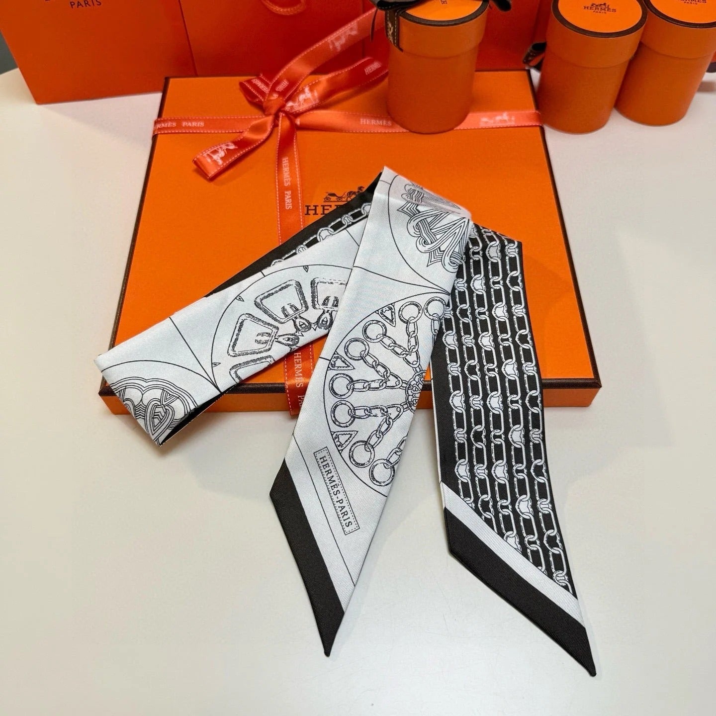HERMES 25S SCARF 90 IN SILK 856721