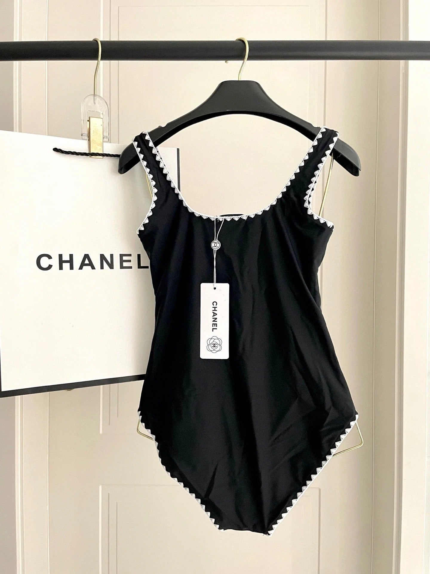 CC BIKINI SWIMSUIT SET IN BLACK AND WHITE TRIM 622173