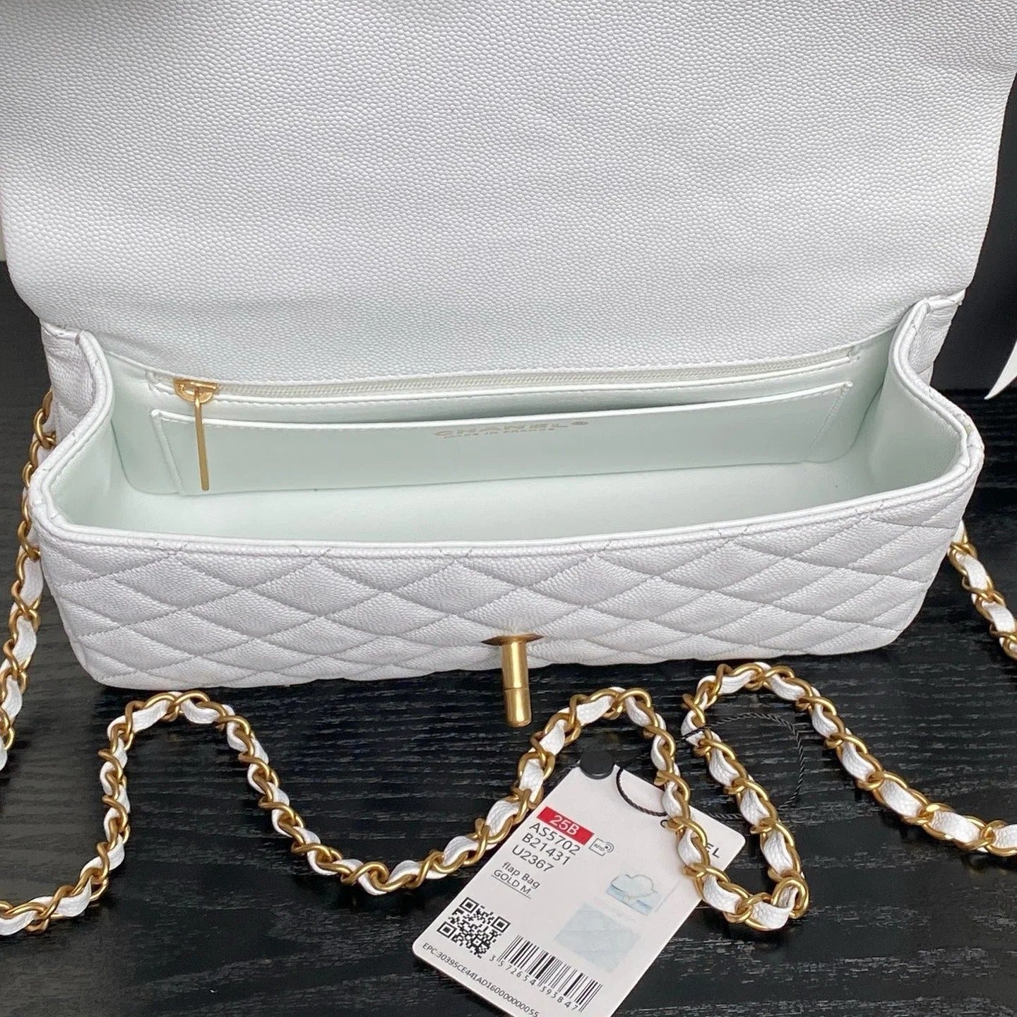 CHANEL 25S FLAP BAG 22 IN WHITE CALFSKIN GOLD HARDWARE