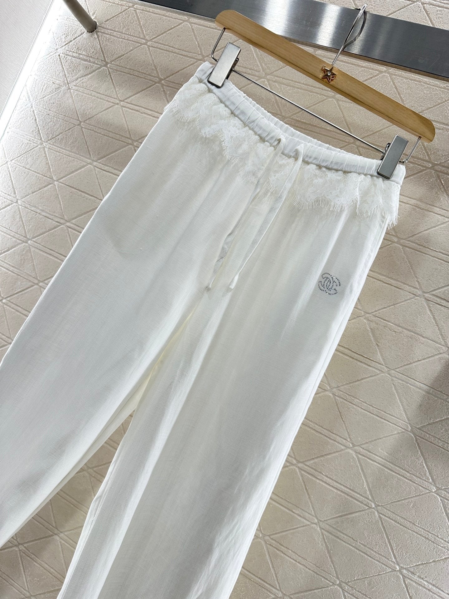 CHANEL WHITE WIDE-LEG DRAWSTRING SOFT FABRIC PANTS