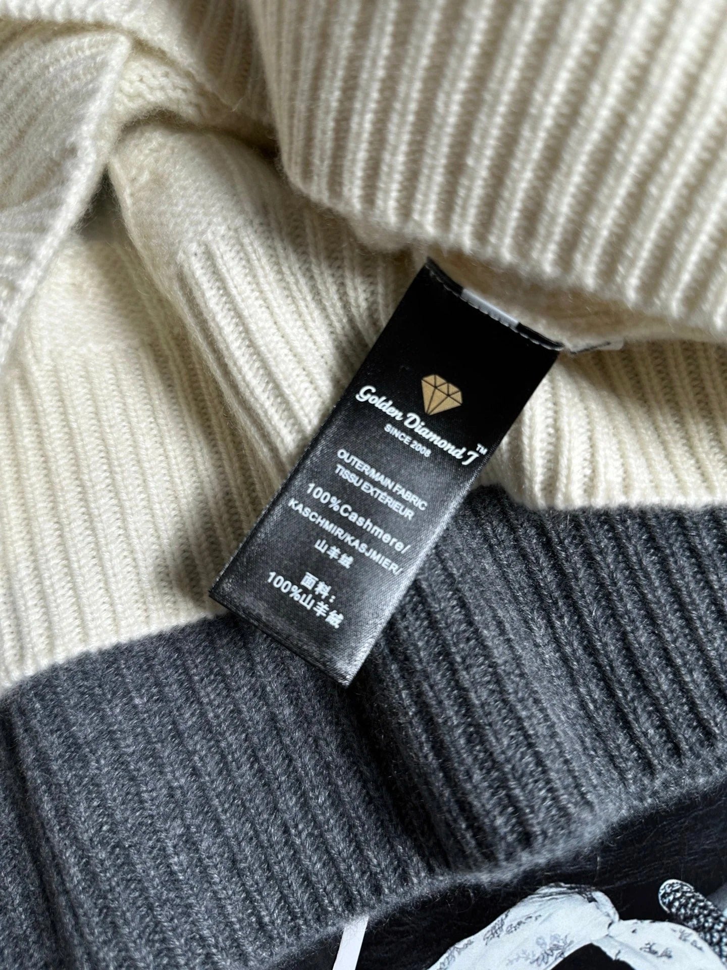MIUMIU KNIT SWEATER