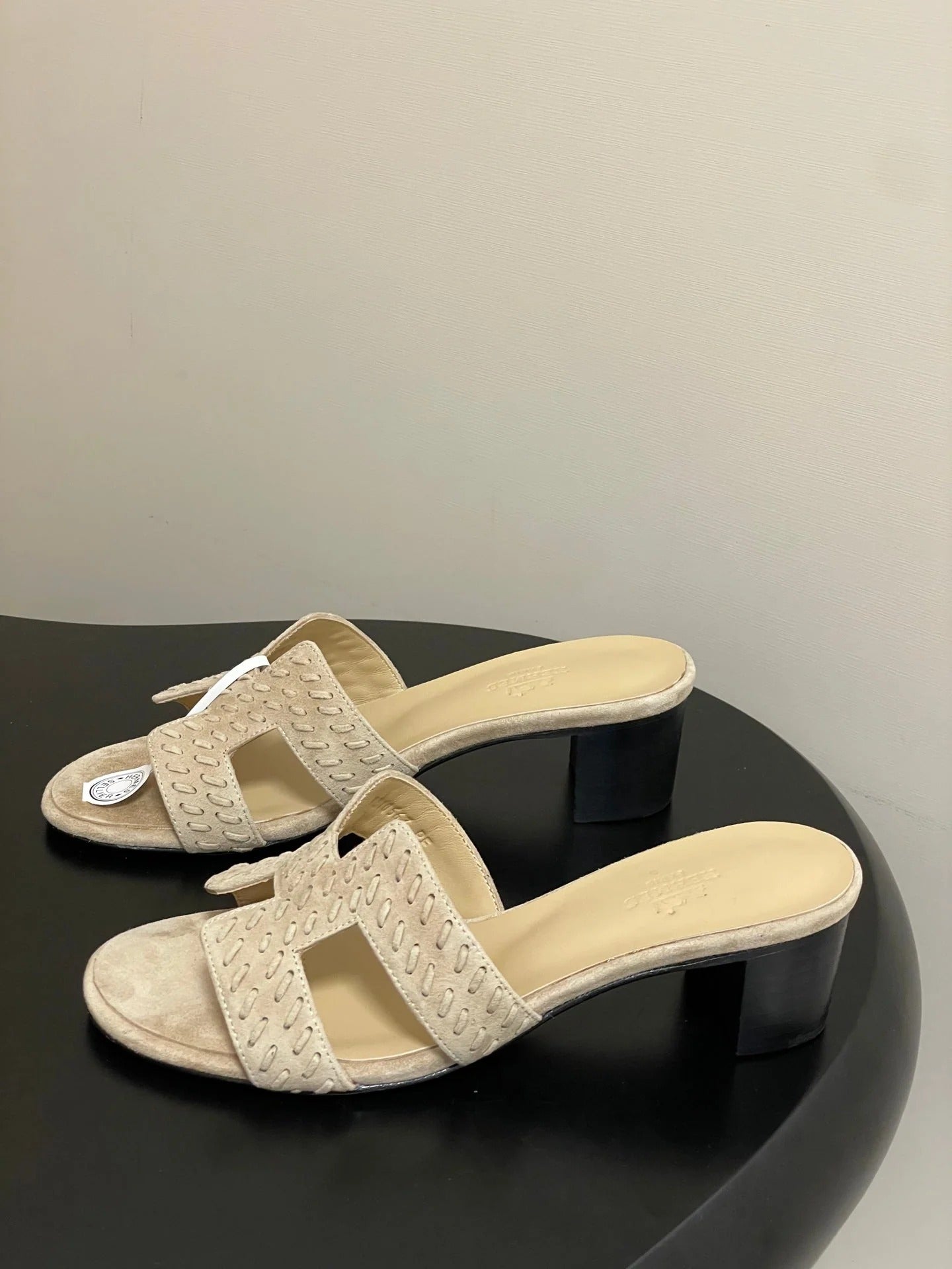 HM 25S ORAN HIGH‑HEEL SANDAL IN BEIGE SUEDE AND LAMBSKIN