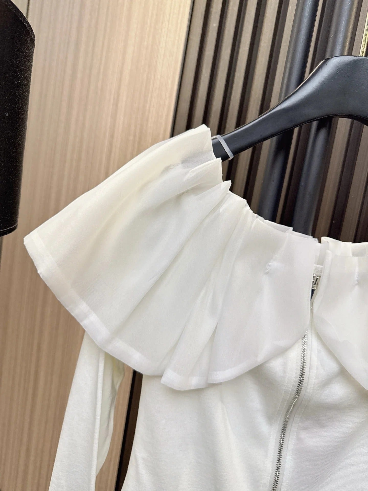 MIUMIU LONG-SLEEVE ZIP-UP TEE